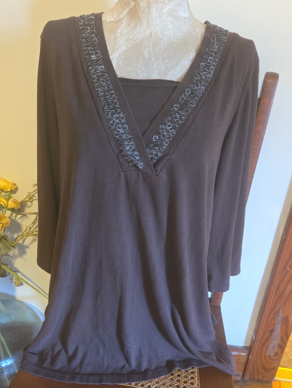 Studio Works Chocolate Brown V-Neck with Embroidered Trim Size Xl